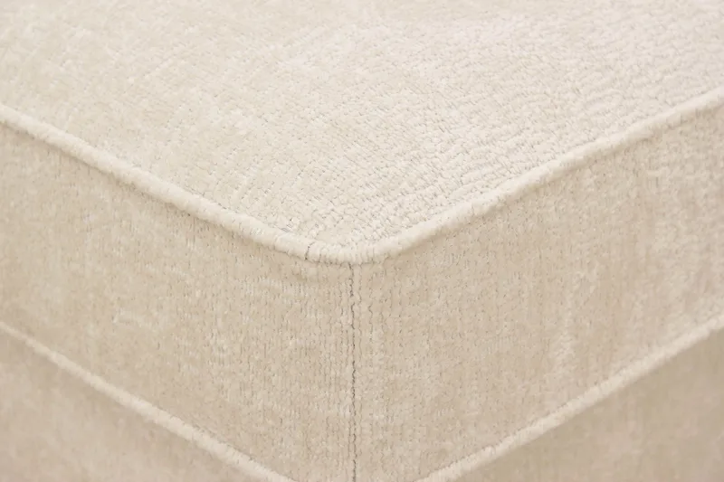 Rossita Fotpall i chenille - Beige - Products - Möbler - Fåtölj & stolar - Pall & puff - Fotpallar