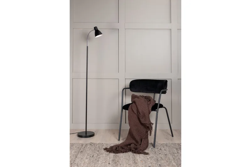 Lina Golvlampa - Svart - Products - Belysning - Lampor & belysning inomhus - Golvlampa