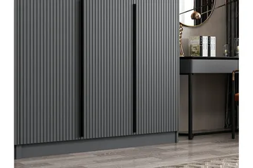 Fruitland Garderob 225 cm - Antracit - Products - Förvaring - Garderober & garderobssystem - Garderobsskåp