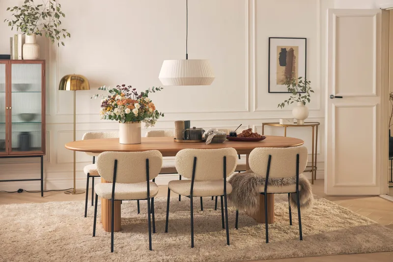 Noira Matbord 220 cm Massiv Ek med 6st Gemmiano Matstol - Natur - Products - Möbler - Bord & matgrupp - Matgrupp