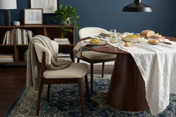 Siena Matgrupp runt 130 cm Valnöt med 6 Nala Matstolar - Valnöt - Products - Möbler - Bord & matgrupp - Matgrupp