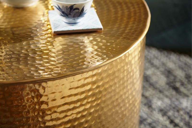 Xeniah Soffbord 61 cm Runt - Guld - Products - Möbler - Bord & matgrupp - Soffbord