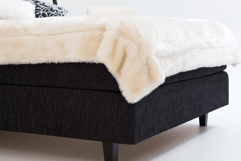 Charleston Kontinentalsäng 140x200 Fast Polyeterskum - Svart - Products - Möbler - Säng - Kontinentalsäng