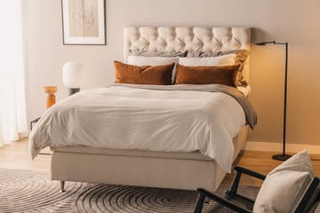 Oslo Lyx Sängpaket Boucle 140x200 Djuphäftad gavel - Ljusbeige - Products - Möbler - Säng - Kontinentalsäng