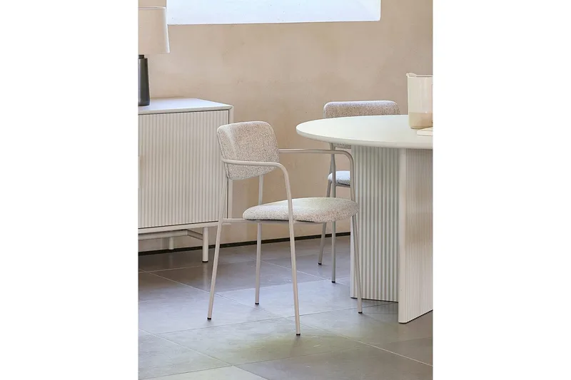 Bano Karmstol - Offwhite - Products - Möbler - Fåtölj & stolar - Karmstol