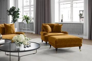 Andrew Fåtölj med Fotpall Sammet - Amber/Mässing - Products - Möbler - Fåtölj & stolar - Fåtölj - Sammetsfåtölj