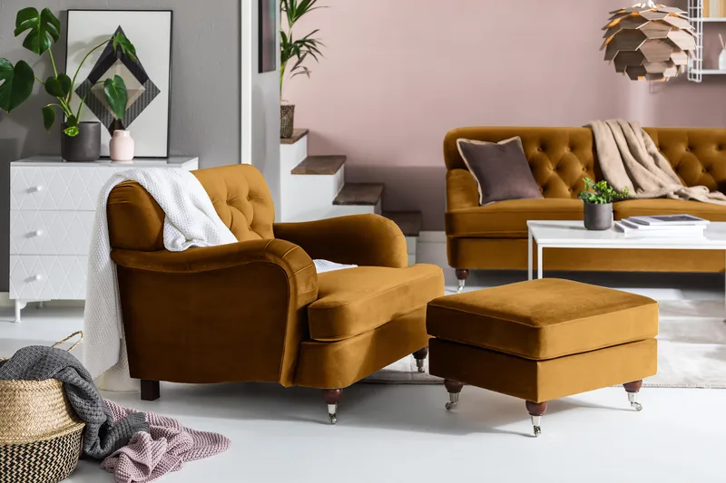 Howard Riviera Fåtölj med Fotpall - Amber - Products - Möbler - Fåtölj & stolar - Fåtölj - Fåtölj med fotpall