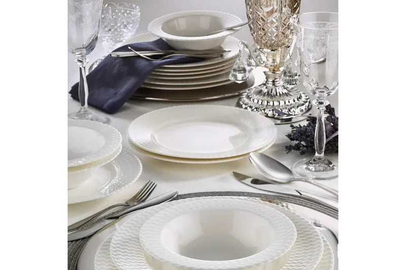 Adine Middagsservis 24 Delar Porslin - Vit - Products - Servering & matlagning - Porslin