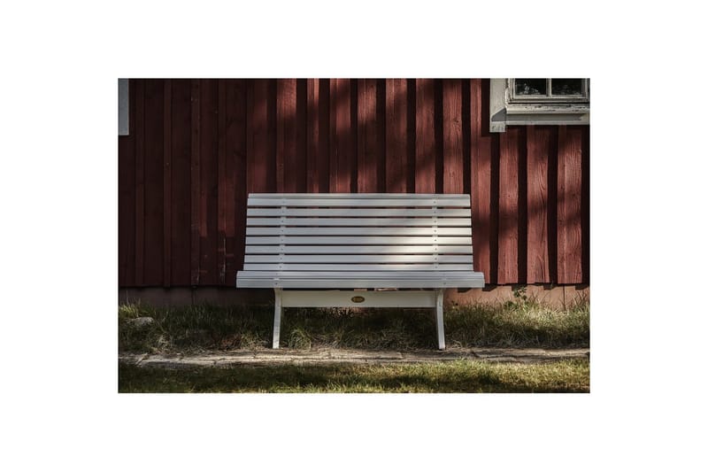 Utesoffa Hillerstorp Lund Vit - Vit - Products - Utemöbler & utemiljö - Utesoffa - Trädgårdssoffa