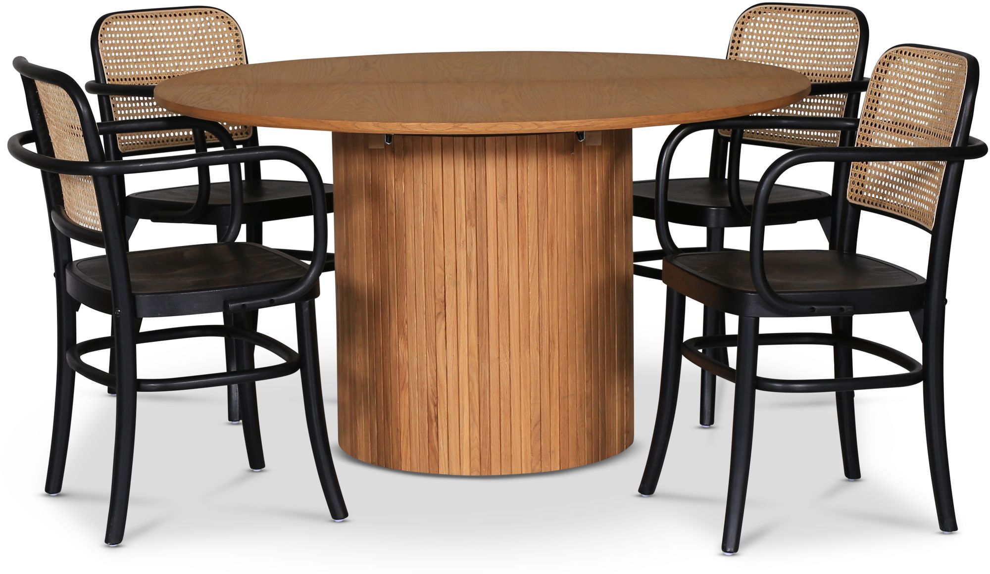 Nova spisegruppe, uttrekkbart spisebord �130-170 cm inkl. 4 Nemis rammestoler - Oljet eik