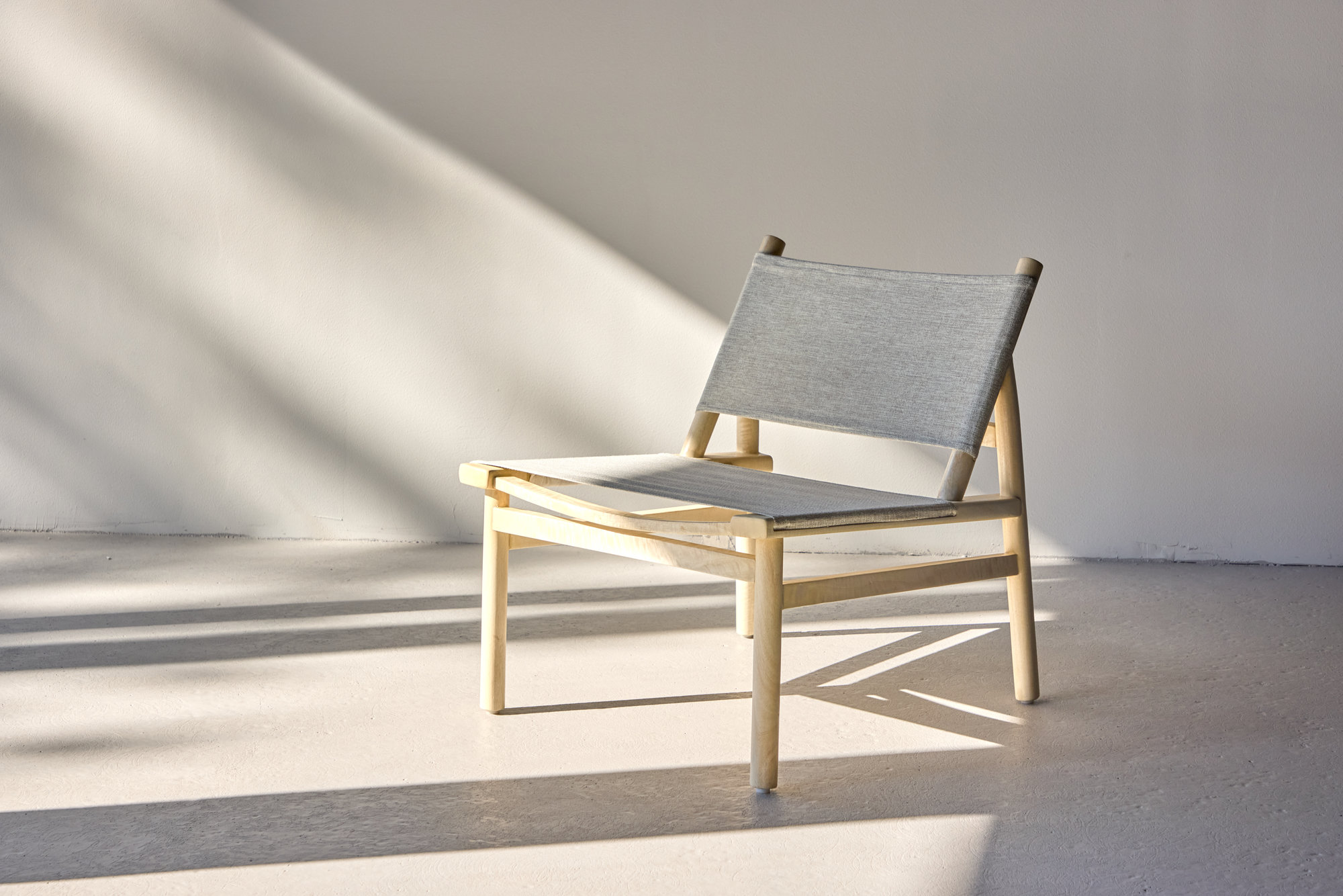 Milo Lounge Chair - Natur/Grå Milo Lounge Chair - Natur/Grå