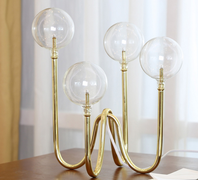 Globe Bordlampe H34 - Messing