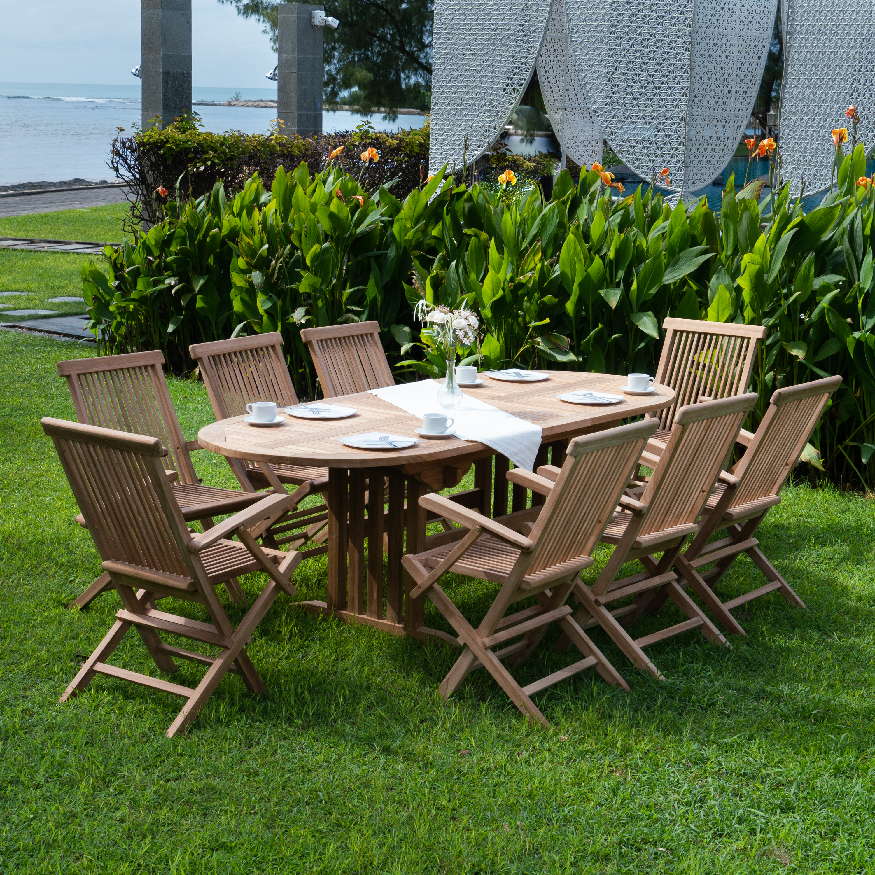 Utegruppe; spisebord med 8 lenestoler - Saltö Utegruppe; spisebord med 8 lenestoler - Saltö