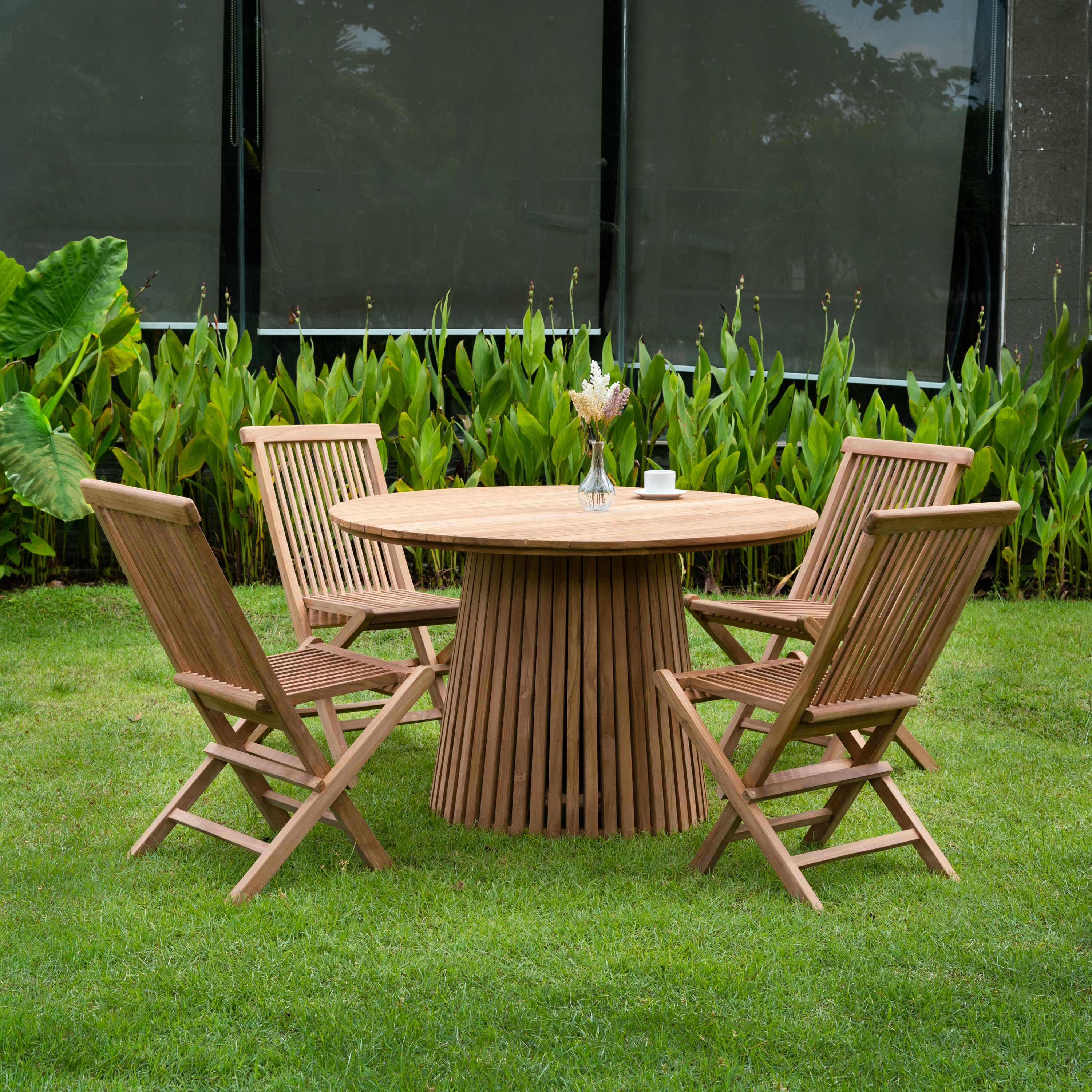 Utend�rsgruppe i teak; rundt bord med 4 stoler - Salt�