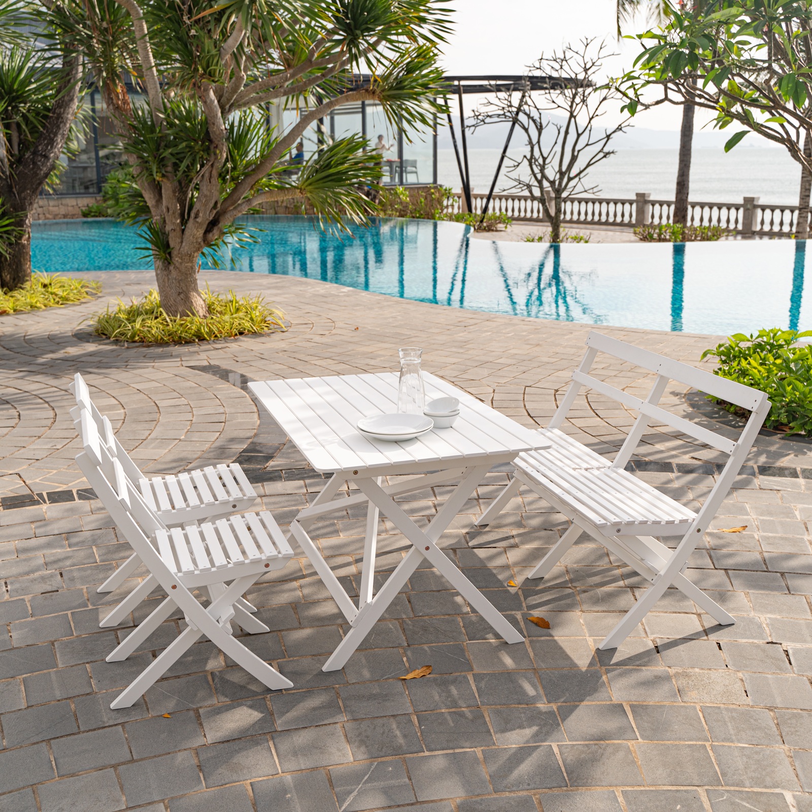 Knohult spisebord 125 cm - Hvit + Møbelrengjøring Knohult spisebord 125 cm - Hvit + Møbelrengjøring