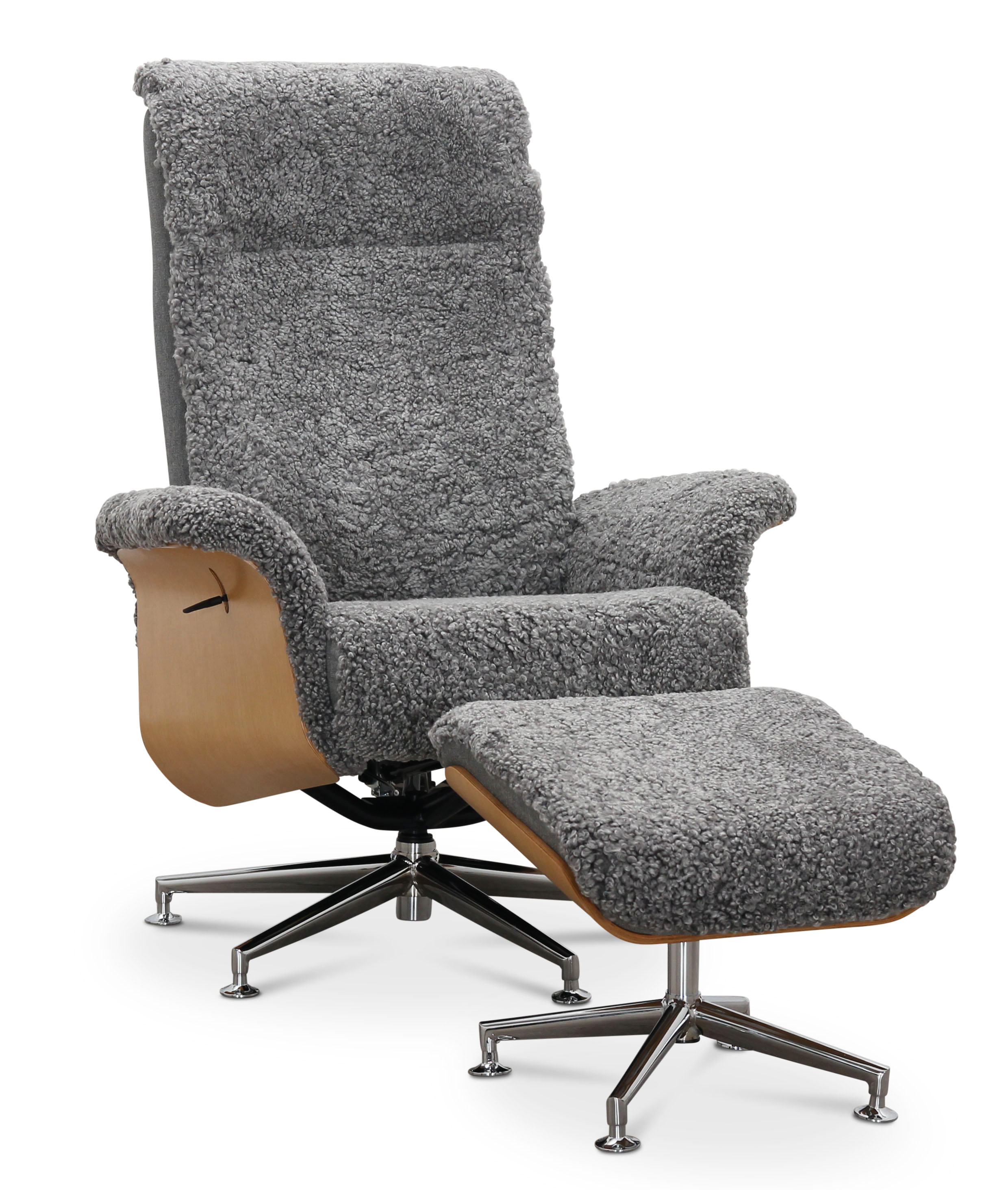 Ulla lenestol med fotskammel i saueskinn - Grå / Eik / Krom Ulla lenestol med fotskammel i saueskinn - Grå / Eik / Krom