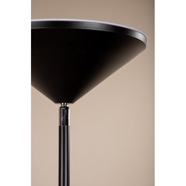 Elida gulvlampe - Svart Elida gulvlampe - Svart