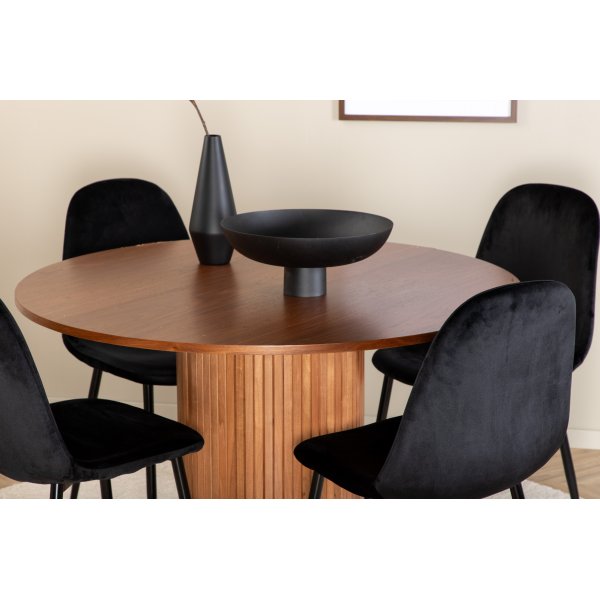 Bianca Spisesett rundt spisebord i valnøtt med 4 Polar sorte stoler Bianca Spisesett rundt spisebord i valnøtt med 4 Polar sorte stoler