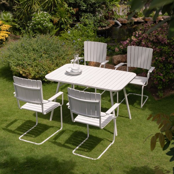 Holmsund matvaregruppe; bord 120x80 cm med 4 stoler - hvitt