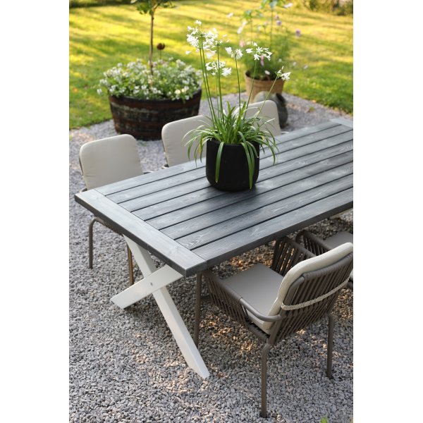 Oxford utendørs spisegruppe: grått/hvitt bord 220 cm, inkludert 6 stk. Lincoln stablebare karmstoler grå/beige Oxford utendørs spisegruppe: grått/hvitt bord 220 cm, inkludert 6 stk. Lincoln stablebare karmstoler grå/beige