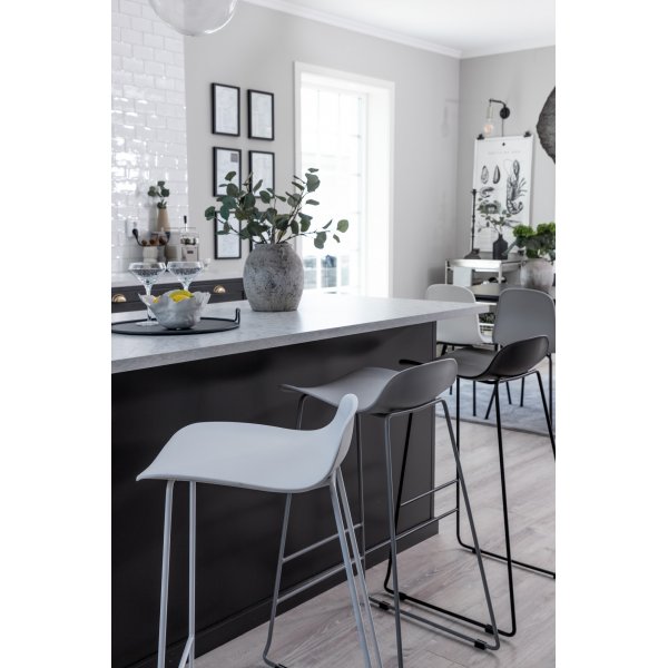 Svall barstol - Hvit plast Svall barstol - Hvit plast