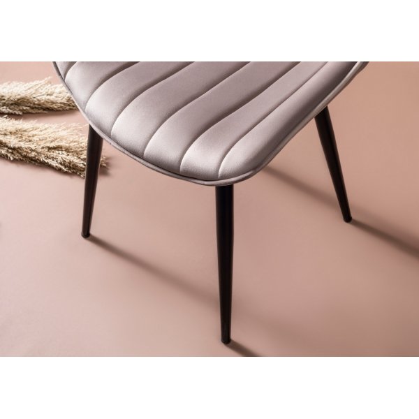 Venus spisestuestolsett - Krem/svart Venus spisestuestolsett - Krem/svart