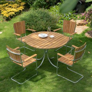 Möllan utegruppe i teak: 4 lenestoler med spisebord Ø110 cm Möllan utegruppe i teak: 4 lenestoler med spisebord Ø110 cm