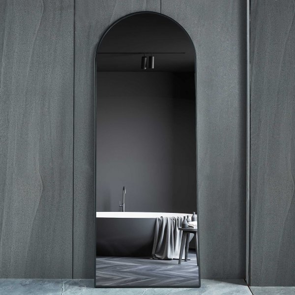 Helfigursspeil 70 × 185 cm Buet - Svart ramme Helfigursspeil 70 × 185 cm Buet - Svart ramme