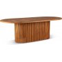 Han ovalt bord i teak 220x110 cm