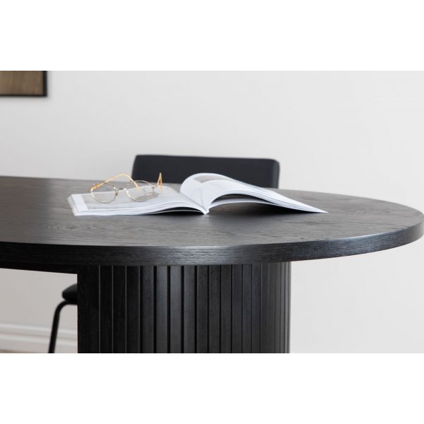 Inter ovalt spisebord - Svartbeiset eikefinr