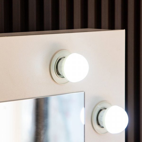 Facada sminkebord XL 120x 55 cm - Hvit + Tekstilrens for møbler Facada sminkebord XL 120x 55 cm - Hvit + Tekstilrens for møbler