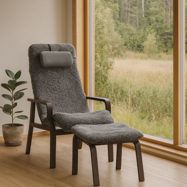 Lenestol med fotskammel i ekte saueskinn, røykfarget eik/grått - Frank + Tekstilpleie for møbler Lenestol med fotskammel i ekte saueskinn, røykfarget eik/grått - Frank + Tekstilpleie for møbler