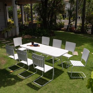 Holmsund matvaregruppe; bord 180x80 cm med 8 stoler - hvitt Holmsund matvaregruppe; bord 180x80 cm med 8 stoler - hvitt