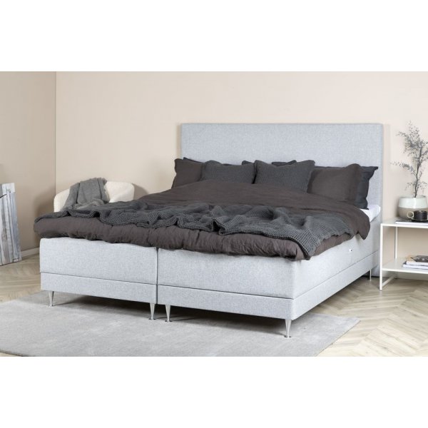 Vansbro justerbar kontinentalseng 180 cm inkl hodegjerde Alvik - Valgfri farge! Vansbro justerbar kontinentalseng 180 cm inkl hodegjerde Alvik - Valgfri farge!