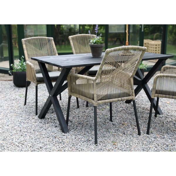 Scottsdale spisegruppe for uteplassen spisebord med 4 stk. Ystad karmstoler - Svart/Beige