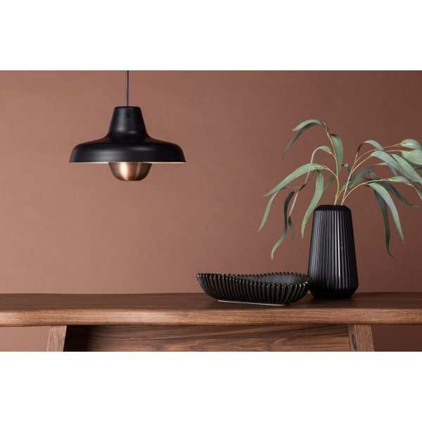 Högbyn taklampe - Sort/Kobber Högbyn taklampe - Sort/Kobber