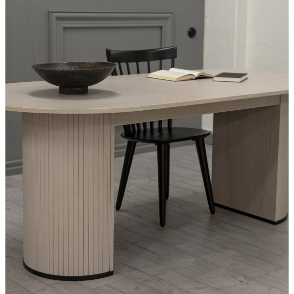 Ovalt spisebord i hvitvask 200x90 cm - Bianca