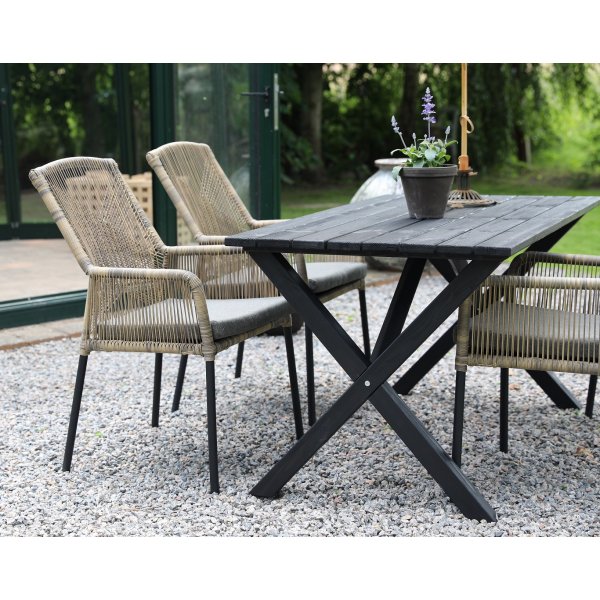 Scottsdale spisegruppe for uteplassen spisebord med 4 stk. Ystad karmstoler - Svart/Beige