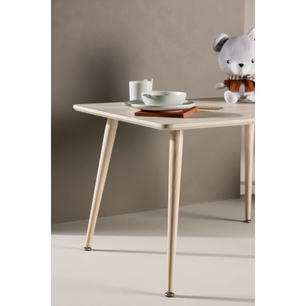 Polar spisebord for barn 80 x 60 cm - Whitewash Polar spisebord for barn 80 x 60 cm - Whitewash