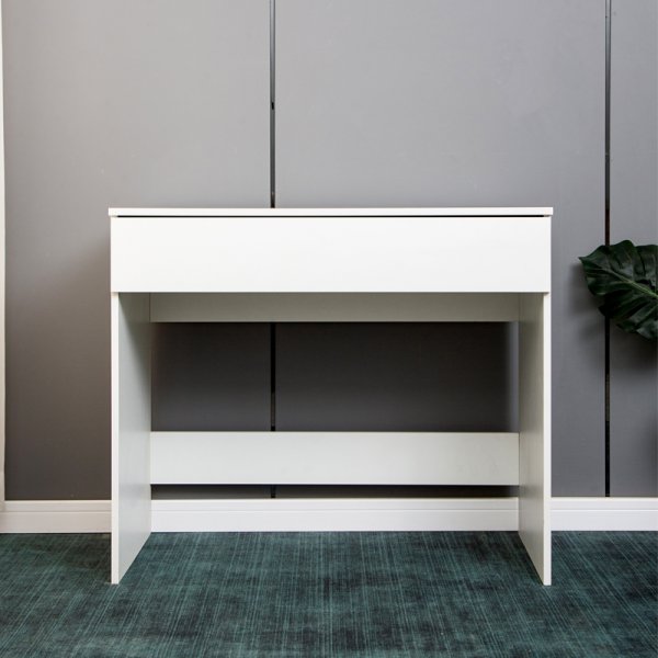 Hvitt sminkebord med oppbevaring, 90 cm bredt Hvitt sminkebord med oppbevaring, 90 cm bredt