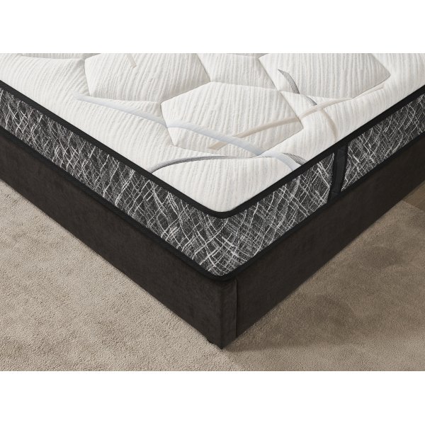 Madrass med lomme og antibakterielt stoff