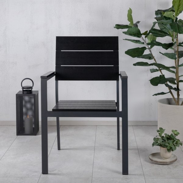 Levels spisestuestol - Svart