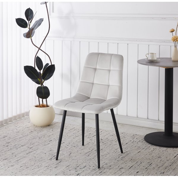 Delta spisestol beige fløyel Delta spisestol beige fløyel