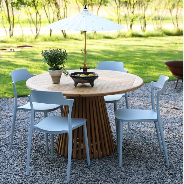 Spisegruppe Salt teak: Teakbord rundt 120 cm inkludert 4 stk. Abbe stoler