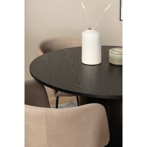 Bianca Spisesett rundt sort spisebord med 4 Berit beige stoler Bianca Spisesett rundt sort spisebord med 4 Berit beige stoler