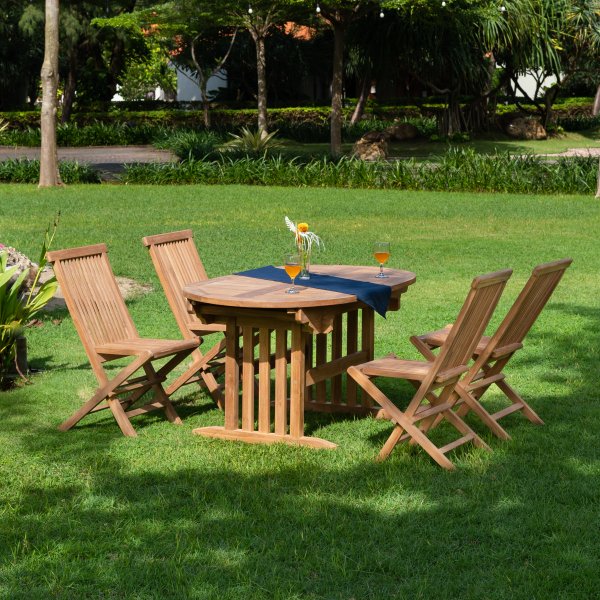 Salt� friluftsgruppe; spisebord med 4 teakstoler