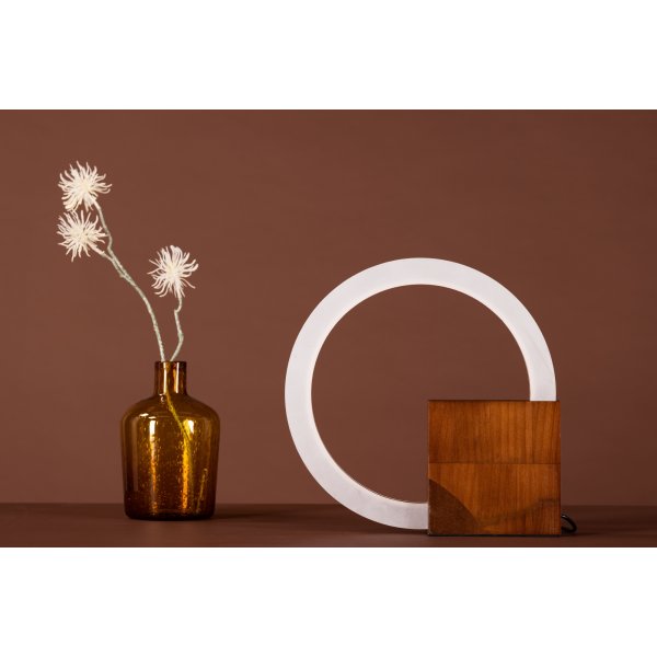 Brive bordlampe - Valnøtt/hvit Brive bordlampe - Valnøtt/hvit