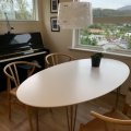 Kundebilde Brick ovalt spisebord 180 cm - Hvit / Krom: Bordet er flott. Litt sen...
