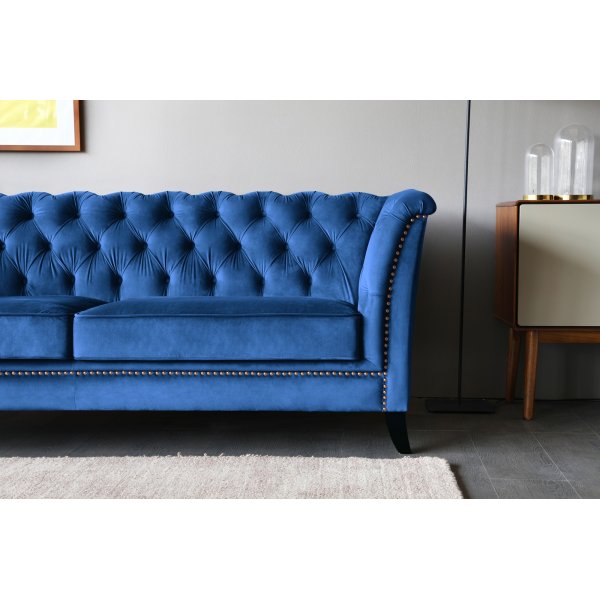 Milton Chesterfield 3-seter sofa - Mørkeblå fløyel + Tekstilrens for møbler Milton Chesterfield 3-seter sofa - Mørkeblå fløyel + Tekstilrens for møbler