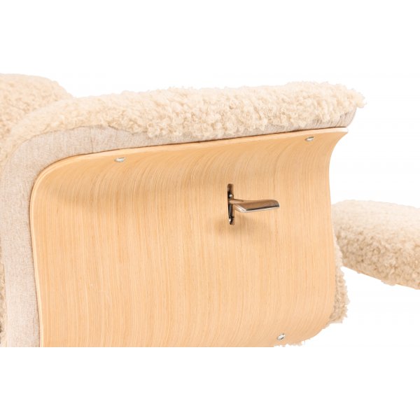 Lenestol med fotskammel - Beige saueskinnsimitasjon/oljet eik + Tekstilpleie for møbler Lenestol med fotskammel - Beige saueskinnsimitasjon/oljet eik + Tekstilpleie for møbler